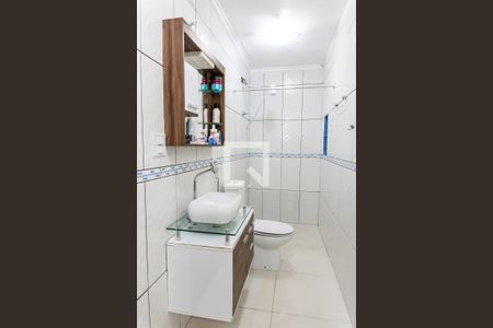 Casa à venda com 159m², 4 quartos e 2 vagas Casa à venda com 159m², 4 quartos e 2 vagasBanheiro