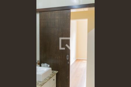 Apartamento à venda com 55m², 2 quartos e 1 vaga Apartamento à venda com 55m², 2 quartos e 1 vagaBanheiro