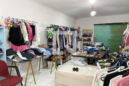 Casa à venda com 250m², 2 quartos e 3 vagasSala comercial