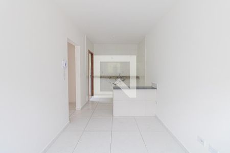 Sala e Cozinha de casa para alugar com 1 quarto, 33m² em Vila Germinal, São Paulo