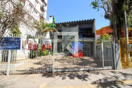 Casa à venda com 280m², 5 quartos e 3 vagasFachada