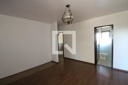 Casa à venda com 280m², 5 quartos e 3 vagasQuarto Suíte