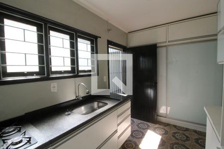 Casa à venda com 280m², 5 quartos e 3 vagasCozinha