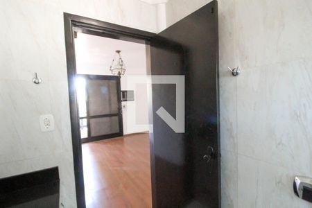 Casa à venda com 280m², 5 quartos e 3 vagasBanheiro da Suíte