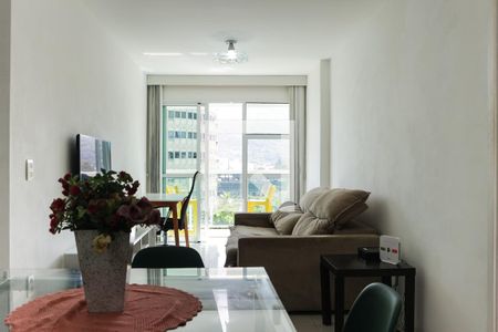 Sala de apartamento à venda com 2 quartos, 65m² em Barra da Tijuca, Rio de Janeiro