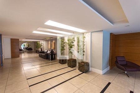 Apartamento à venda com 140m², 2 quartos e 2 vagas Apartamento à venda com 140m², 2 quartos e 2 vagasHall de Entrada