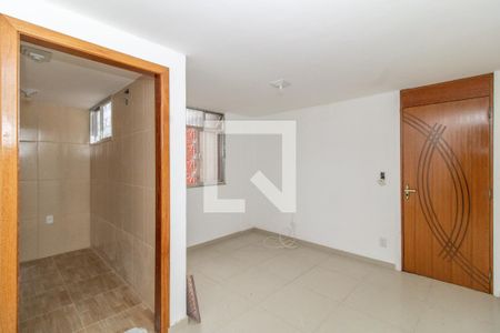 Sala de apartamento para alugar com 3 quartos, 68m² em Praia da Bandeira, Rio de Janeiro