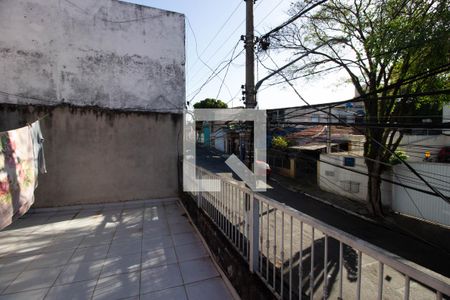 Sacada Quarto 1 de casa à venda com 3 quartos, 187m² em Vila Carmosina, São Paulo