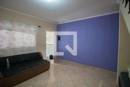 Sala de casa à venda com 3 quartos, 187m² em Vila Carmosina, São Paulo
