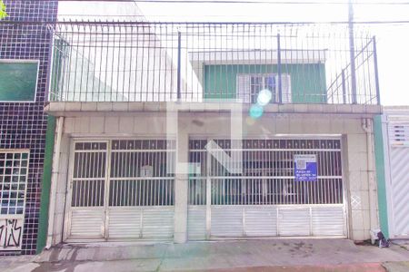 Casa à venda com 200m², 3 quartos e 2 vagas Casa à venda com 200m², 3 quartos e 2 vagasFachada