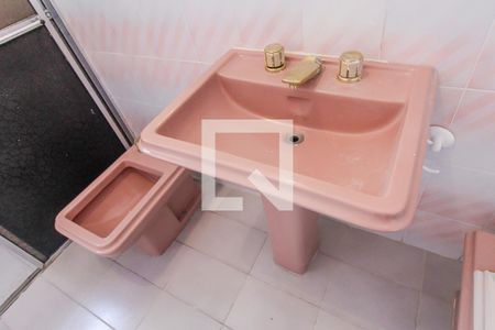 Casa à venda com 200m², 3 quartos e 2 vagas Casa à venda com 200m², 3 quartos e 2 vagasCasa 2 Banheiro 2