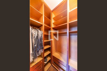 Casa à venda com 900m², 3 quartos e 10 vagasCloset do Quarto 2