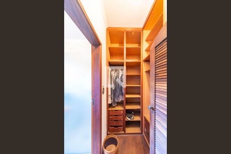 Casa à venda com 900m², 3 quartos e 10 vagasCloset do Quarto 2