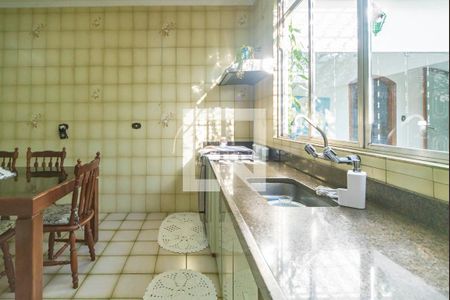 Casa à venda com 900m², 3 quartos e 10 vagasPia