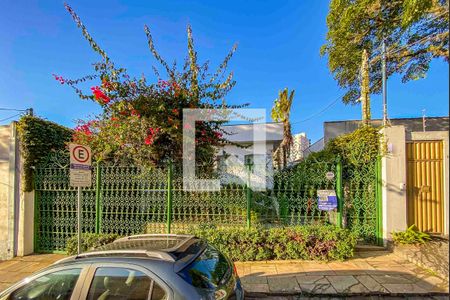 Casa à venda com 900m², 3 quartos e 10 vagasFachada