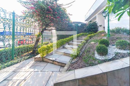 Casa à venda com 900m², 3 quartos e 10 vagasJardim e Fachada