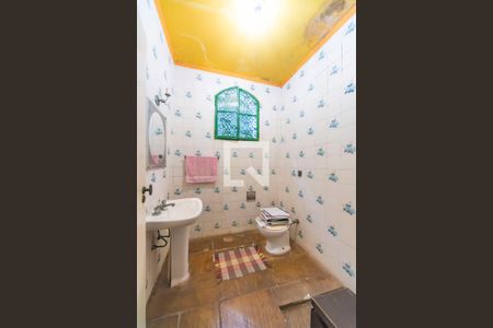 Casa à venda com 900m², 3 quartos e 10 vagasBanheiro de Serviço