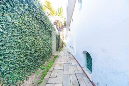 Casa à venda com 900m², 3 quartos e 10 vagasCorredor lateral