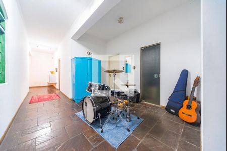 Casa à venda com 900m², 3 quartos e 10 vagasÁrea lateral da Garagem