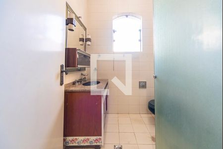 Casa à venda com 900m², 3 quartos e 10 vagasBanheiro do Quarto 1