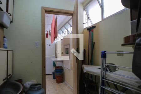 Apartamento para alugar com 300m², 5 quartos e 2 vagasQuarto de serviço