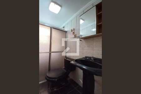 Banheiro de apartamento à venda com 2 quartos, 50m² em Cidade Satélite Íris, Campinas