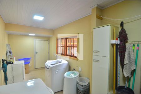 Casa à venda com 256m², 5 quartos e 3 vagasÁrea de Serviço