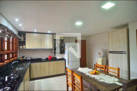 Casa à venda com 256m², 5 quartos e 3 vagasCozinha
