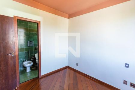 Suíte de apartamento à venda com 4 quartos, 120m² em Santo Antônio, Belo Horizonte
