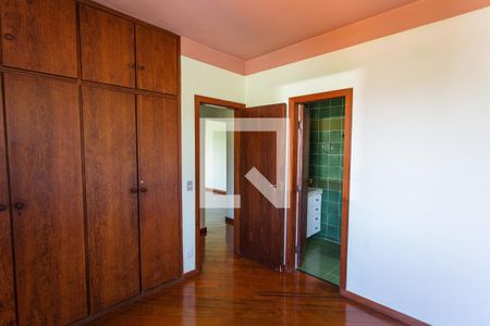 Suíte de apartamento à venda com 4 quartos, 120m² em Santo Antônio, Belo Horizonte
