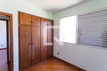 Apartamento à venda com 120m², 4 quartos e 2 vagasQuarto 2