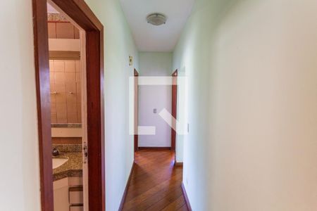 Corredor de apartamento à venda com 4 quartos, 120m² em Santo Antônio, Belo Horizonte
