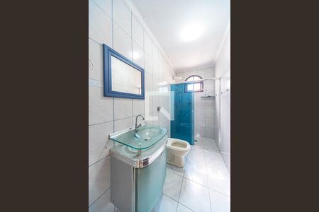 Banheiro Social de casa à venda com 3 quartos, 220m² em Vila Guarará, Santo André