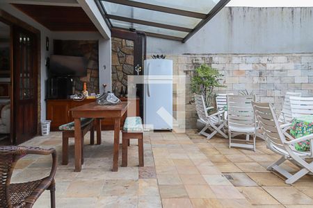 Casa de condomínio para alugar com 140m², 4 quartos e 3 vagas Casa de condomínio para alugar com 140m², 4 quartos e 3 vagasÁrea externa - churrasqueira