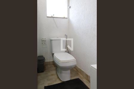 Casa de condomínio para alugar com 140m², 4 quartos e 3 vagas Casa de condomínio para alugar com 140m², 4 quartos e 3 vagasBanheiro da suíte 2