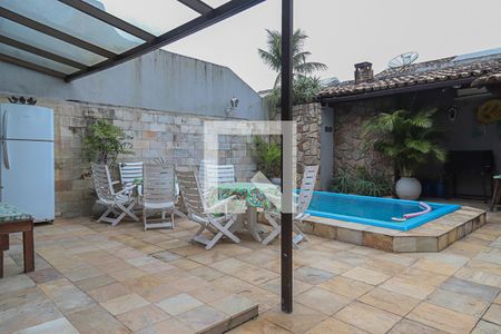 Casa de condomínio para alugar com 140m², 4 quartos e 3 vagas Casa de condomínio para alugar com 140m², 4 quartos e 3 vagasÁrea externa