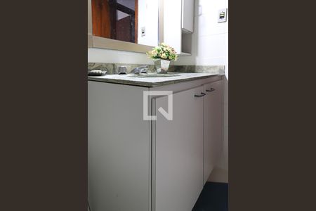 Casa de condomínio para alugar com 140m², 4 quartos e 3 vagas Casa de condomínio para alugar com 140m², 4 quartos e 3 vagasBanheiro social 2