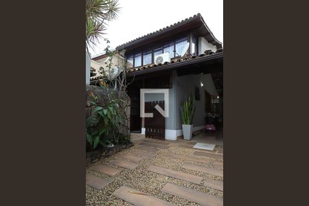 Casa de condomínio para alugar com 140m², 4 quartos e 3 vagas Casa de condomínio para alugar com 140m², 4 quartos e 3 vagasFachada interna