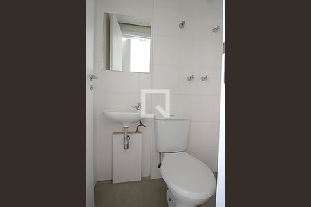 Apartamento para alugar com 110m², 3 quartos e 2 vagas Apartamento para alugar com 110m², 3 quartos e 2 vagasBanheiro de Serviço