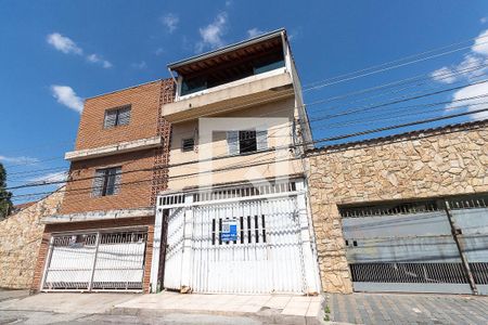 Casa para alugar com 100m², 2 quartos e 1 vagaFachada