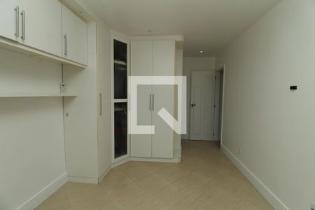 Apartamento à venda com 75m², 2 quartos e 2 vagasSuíte