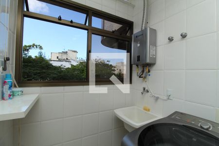 Apartamento à venda com 75m², 2 quartos e 2 vagasÁrea de Serviço