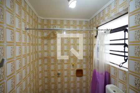 Banheiro de kitnet/studio para alugar com 1 quarto, 30m² em Petrópolis, Porto Alegre