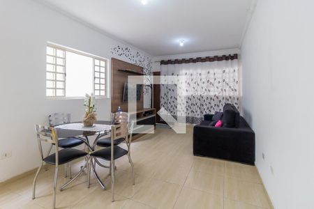 Casa para alugar com 80m², 3 quartos e 4 vagasSala