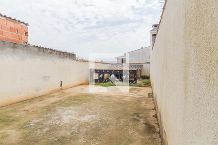 Quintal dos Fundos de casa para alugar com 3 quartos, 80m² em Vila Mogi Moderno, Mogi das Cruzes