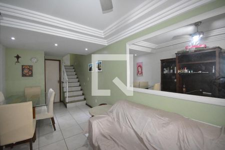 Sala de casa para alugar com 3 quartos, 220m² em Vila Valqueire, Rio de Janeiro