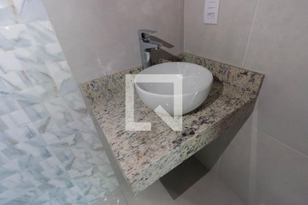 Casa à venda com 110m², 3 quartos e 2 vagasBanheiro da Suíte