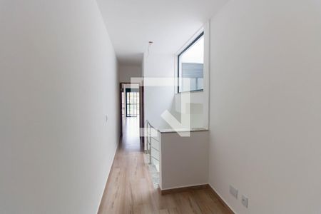 Casa à venda com 110m², 3 quartos e 2 vagasCorredor