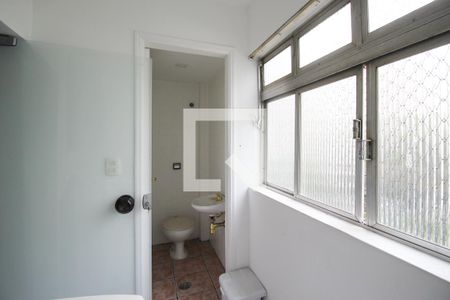 Apartamento à venda com 70m², 2 quartos e 1 vagaÁrea de Serviço 