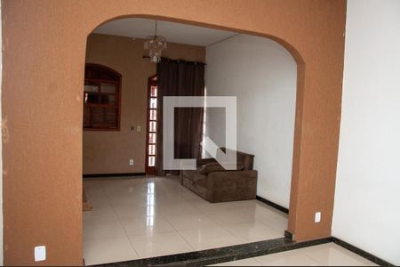 Sala de casa para alugar com 3 quartos, 150m² em Xangri-la, Contagem